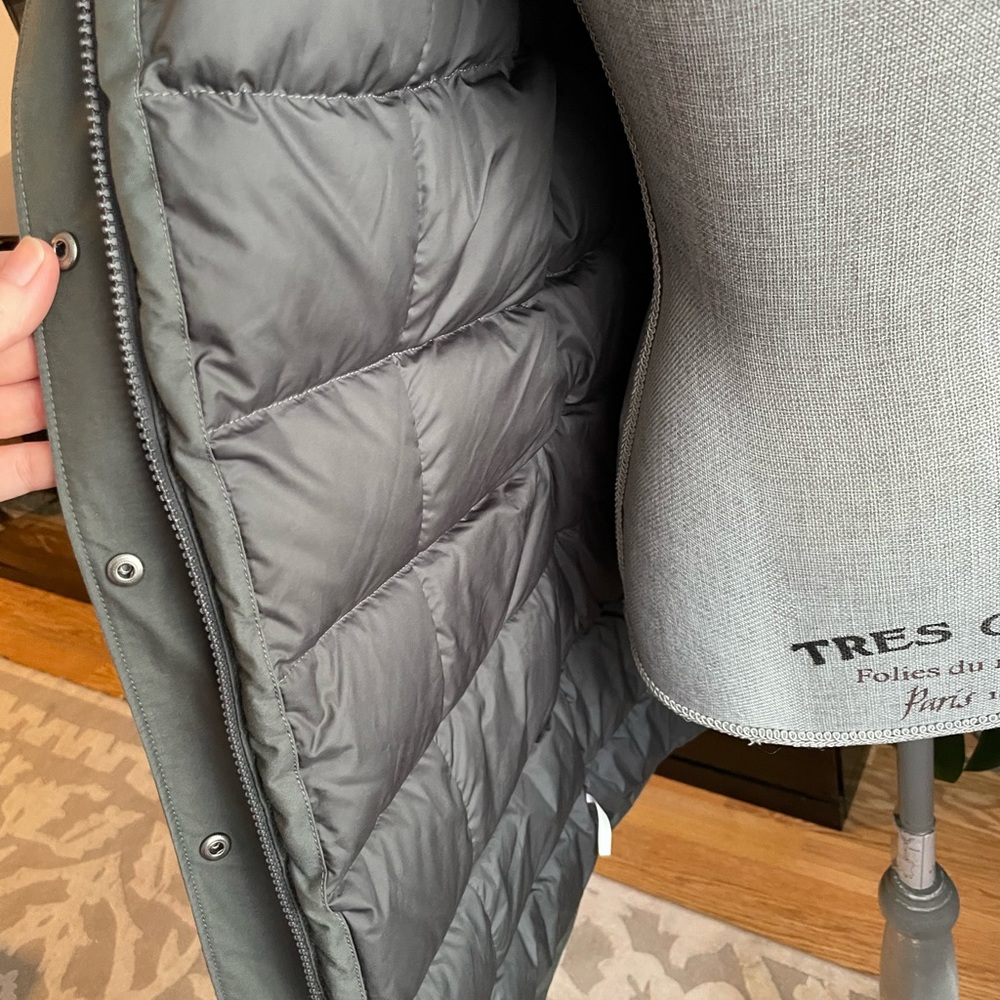 The north face winter jacket - Picture 7 of 9